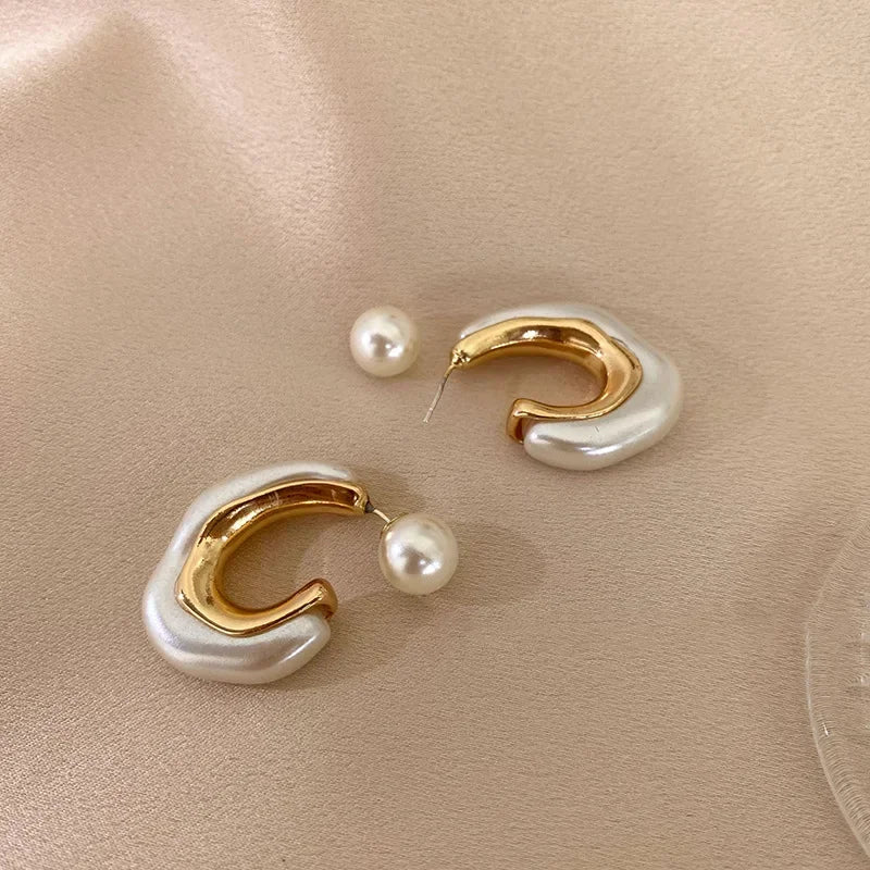 Belle Round Gold Pearl