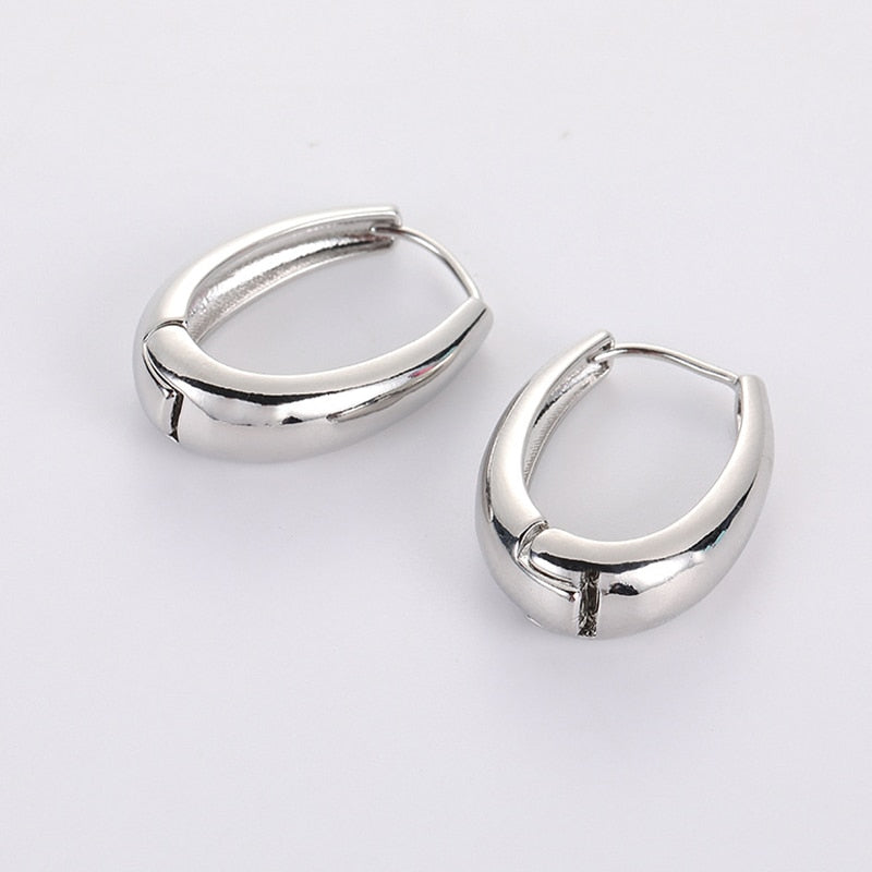 Belle Classic Hoop Earrings