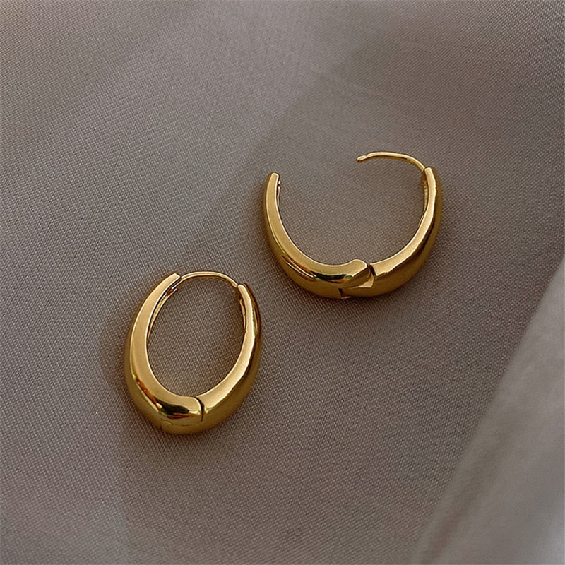 Belle Classic Hoop Earrings