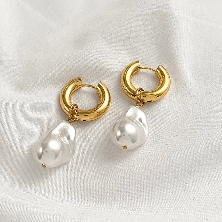 Belle Pearls Earrings