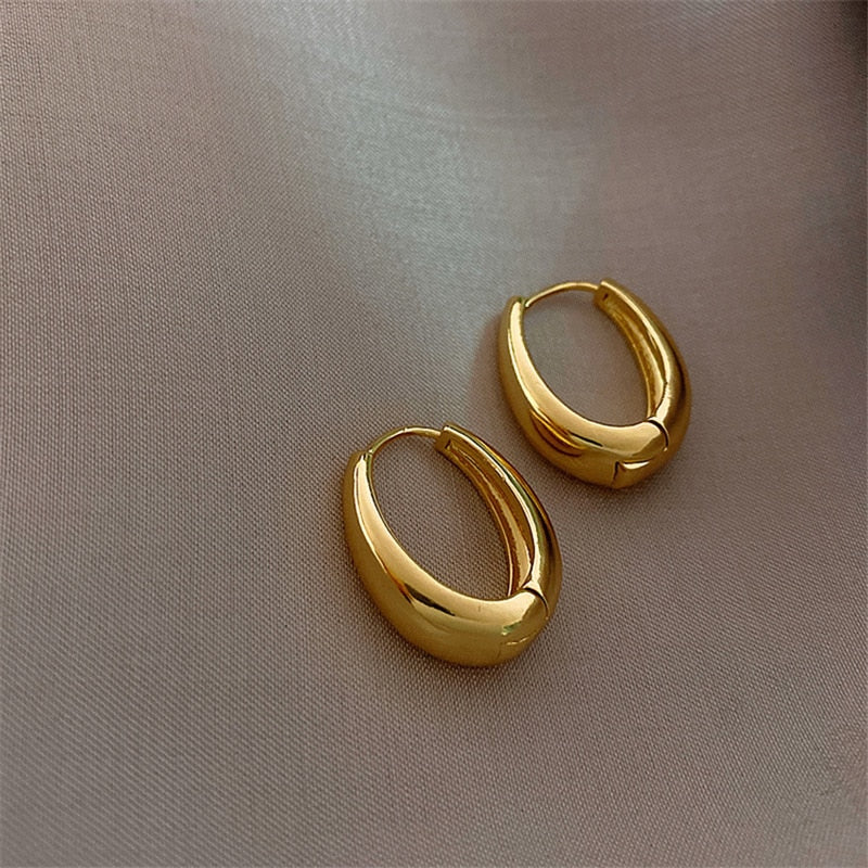 Belle Classic Hoop Earrings